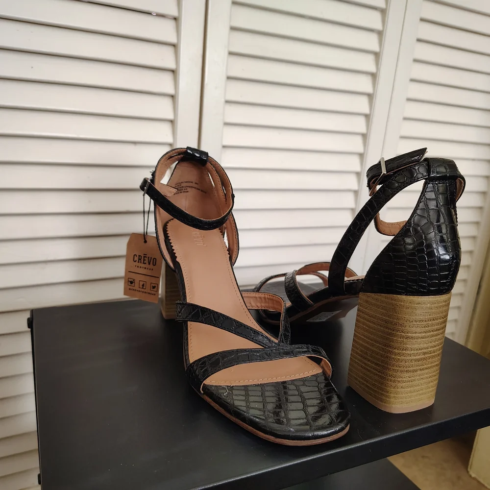 NWT Crevo Black Croc-Embossed Strappy Block Heel Sandals Size 9.5